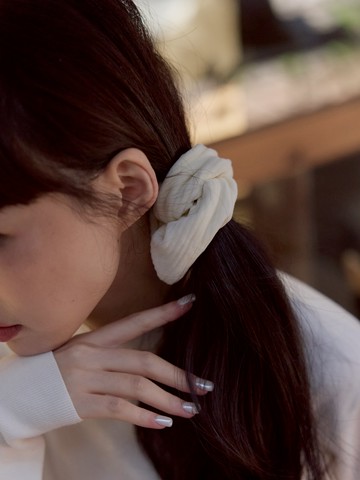 細緻薄絨坑紋髮圈