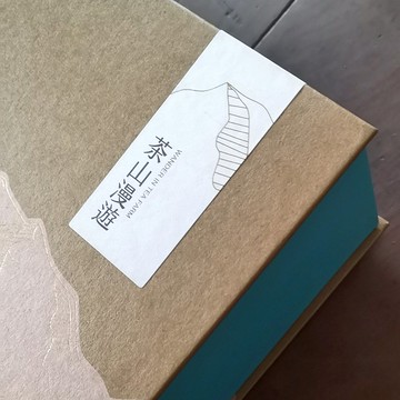 暖冬 品味茶金【茶山漫遊】禮盒--微炭香烏龍/蜜香紅茶(附提袋)