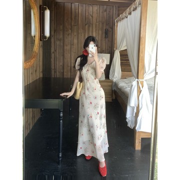 【桃喜Rich女裝】大尺碼女裝 夏季新款溫婉氣質洋裝 修身顯瘦V領中長款碎花連身裙 度假洋裝 名媛洋裝