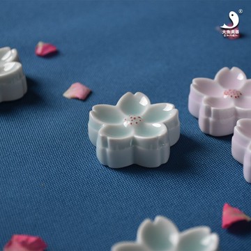 大魚美器陶瓷櫻花擺件茶寵自然美學景德鎮手工蓋置茶針擱茶道配件1入