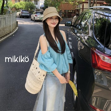 美木子｜雪紡襯衫｜預購｜湖藍色露肩襯衫 女夏季V領花苞袖顯白修身設計感上衣 【1355】