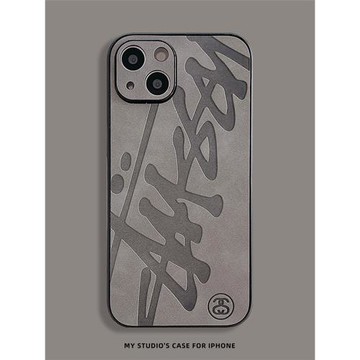 潮牌斯圖西適用iPhone16ProMax絨面翻毛皮15Pro蘋果14手機殼男女12全包貼皮硬底11直邊防摔Xr保護套14ProMax