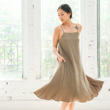 SIXTH SENSE 細肩帶可調式亞麻洋裝 墨綠