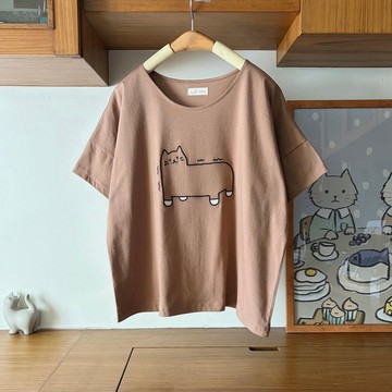 Purrniture 貓咪 T 恤：棕色