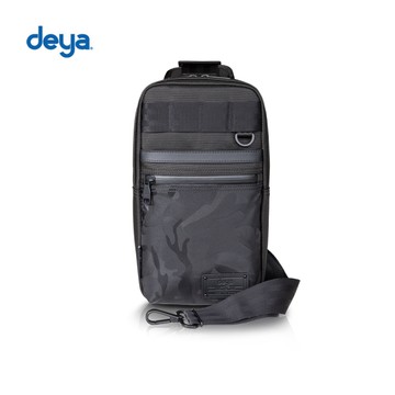 【新品】deya cross 直式抗菌斜肩包-黑迷彩 -24160909