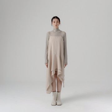 QUEENSHOP_S 女裝 LD-不對稱裙襬剪接設計細肩短洋裝-杏灰 現+預 【01087263】