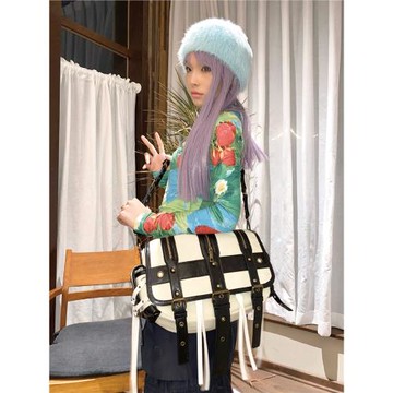 別逃跑 復古小眾工裝風鉚釘大容量帆布拼接單肩休閑斜挎包郵差包