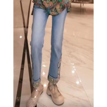 新中式國風刺繡微喇牛仔褲女夏季2026新款高腰顯瘦氣質減齡直筒褲