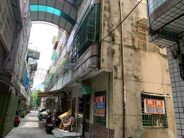 五甲商圈低總價邊間透天｜高雄市鳳山區林森路