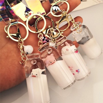 萌萌漂浮牛奶瓶小豬豬鑰匙扣掛件女生可愛創意液體沖浪車鑰匙鏈圈