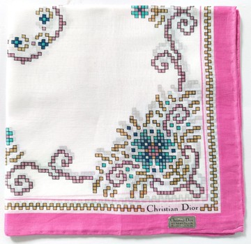 Christian Dior 復古手帕 – 像素刺繡風格 16.5 x 16 英吋