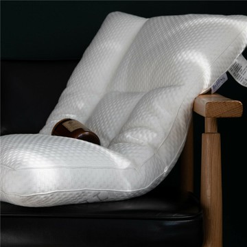 『百貨屋二號』立體針織絨零壓力枕芯柔軟親膚0.9D超細羽絲絨舒適護頸枕頭 48*74