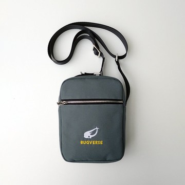 【原創】昆蟲獨角仙系列刺繡側背防潑水手作包-海神大兜蟲/綠灰