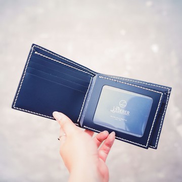 12卡相片短夾。手縫皮革材料包。BSP075