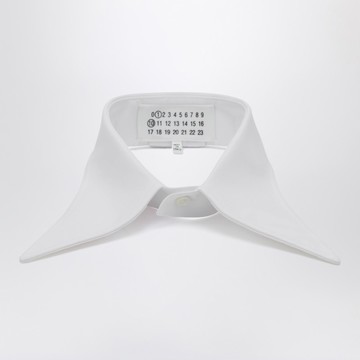 White cotton pointed collar