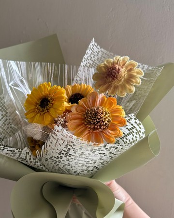 畢業季太陽中花束綠現貨