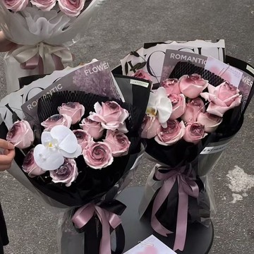 聖誕節烏梅子醬永生花仿真花束送閨蜜女友生日禮物玫瑰手捧花擺件