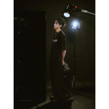 【秦霄賢同款】QUARTER IN NIGHT25夏新寬松字母logo短袖T恤情侶