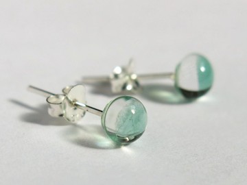 漾琉璃純銀耳環 / 透明碧綠 (耳針、耳夾)