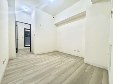 開遠諾金｜左營三鐵全新2房 車位+稀有露台｜高雄市左營區大中二路