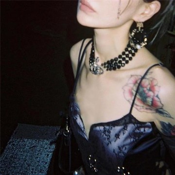 西太后薇薇安新款滿鉆三層黑水晶大土星項鏈暗黑系個性短款頸鏈潮