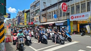高雄後驛/熱河商圈/正四樓有市透店｜高雄市三民區熱河一街
