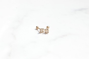 14K  四爪白鑽鎖珠耳環(單個)耳骨 耳窩 不退色