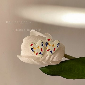 可愛網紅涂鴉愛心耳釘2022年新款潮韓國小眾設計感耳環女個性耳飾