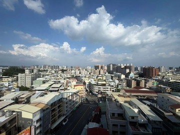 超稀有！文山*長庚年輕景觀三房平車｜高雄市鳳山區八德路