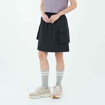 GIORDANO 女裝3M防潑水短褲裙 Spring Adventure系列 - 09 標誌黑