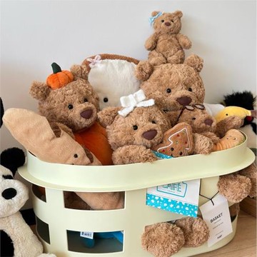 巴塞羅熊邦尼兔小豬甜美小兔西高地捧花生日蛋糕花生企鵝毛絨玩偶