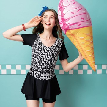 莫妮娜 MIT 大女連身四角泳裝 - 5L 加大尺碼