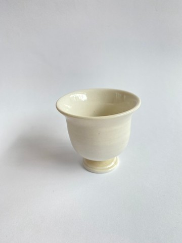 小白馬上杯 (陶藝手拉坏)