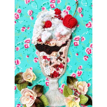 夢幻色彩的閃亮串珠刺繡藝術　作品名【甜蜜帕菲時光】