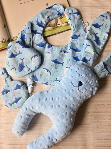 可愛鯊魚 圍兜 手作圍兜 奶嘴鍊 奶嘴套 安撫巾 平安符袋 彌月