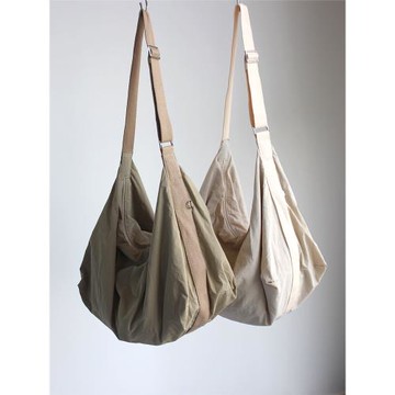 偶然包鋪 簡約工裝港風尼龍布斜挎包 大容量機車單肩斜跨潮酷女包