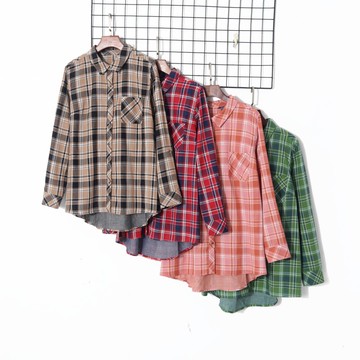夏季女裝法式復古拼色格紋氣質翻領單排扣寬松長袖不規則襯衫