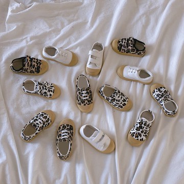 夏季新款童鞋 中小童潮流新穎板鞋 男女童寶寶百搭帥氣帆布鞋1入