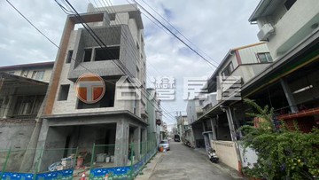 大里仁化商圈三車電梯豪墅/雙面臨路/近仁化黃昏市場｜台中市大里區慈德路