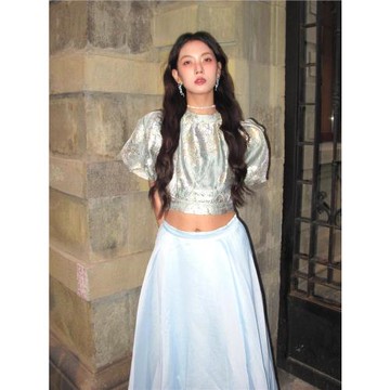 sister jane 2024早春新款泡芙袖印花上衣藍色百褶長款半裙