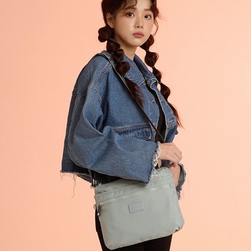 【金安德森】輕甜旅程 圓弧簡約斜側包-淺湖藍