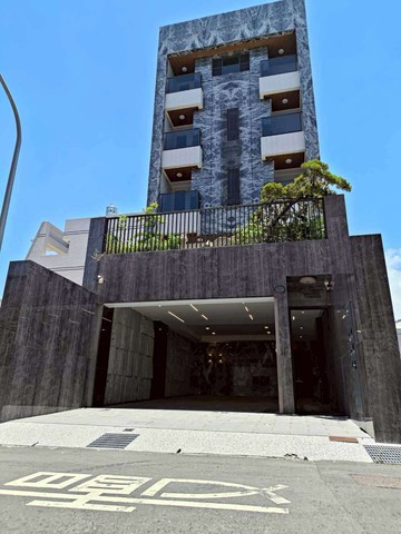 岡山稀有可傳承三代五樓電梯豪邸全新未住｜高雄市岡山區富貴路