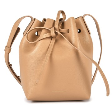 Mansur Gavriel Saffiano防刮皮革Mini Mini斜背包 水桶包(沙棕色)690002-3