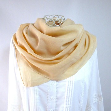 植物染・梅染・輕薄羊毛・大尺寸長披肩・親膚奶油米色