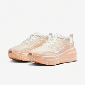 [ACS] Nike 慢跑鞋 Wmns Vomero Plus 女鞋 米白 淡橘 緩震 厚底 運動鞋 HV8154-801