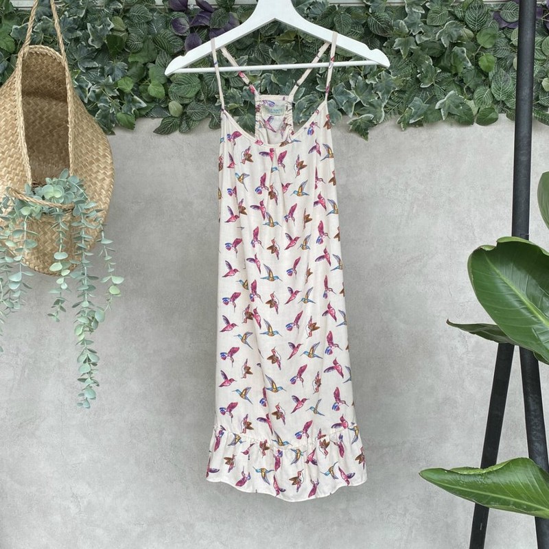 ワンピース フリルワンピース リゾートワンピース キャミソールワンピース ミニワンピース ベージュ系 肩ひも ひざ丈 数量限定販売 在庫限り 通販 Lineポイント最大0 5 Get Lineショッピング