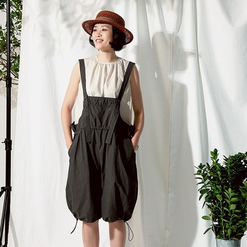 自由自在吊帶抽繩寬口褲