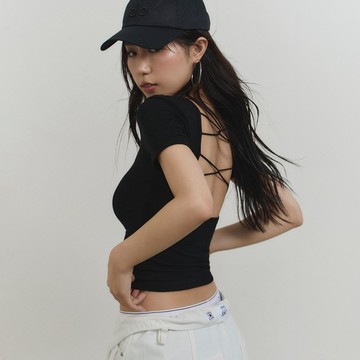 定格在妳迷人的背影；美背交叉掐腰短袖BraTop 兩色 #260602U0150  黑/白