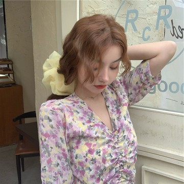 2022年新款初戀法式復古紫色雪紡碎花v領短袖中長款顯瘦連衣裙夏