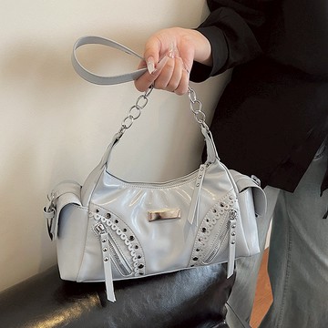 🔥臺灣出貨🔥側背包 小衆複古鉚釘辣妹機車腋下包包 女生時尚單肩包 百搭斜挎包